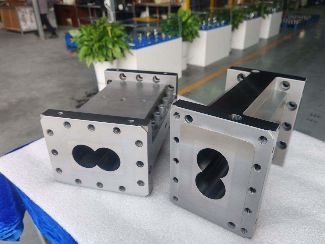 耐磨性コンビバレル PP PVC PA PEツインスクリューエクストルーダー ホットセリン