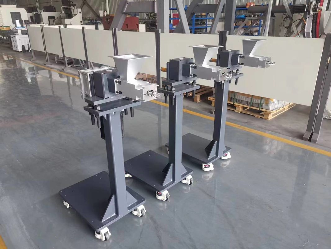 プラスチック エクストルーダー スクリュー マシン 振動 旋回 サイド フィッダー 58mm ツイン スクリュー エクストルーダー