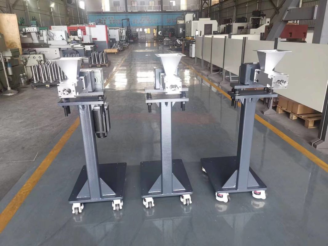 プラスチック エクストルーダー スクリュー マシン 振動 旋回 サイド フィッダー 58mm ツイン スクリュー エクストルーダー