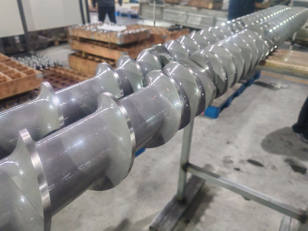 精密なエンジニアリング Berstoff ツインスクリュー エクストルーダー スクリューセグメントとバレル