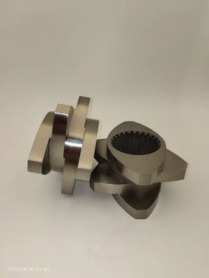 ツインスクリューエクストルーダースクリュー W6Mo5Cr4V2 / 38CrMoAla / HIP WP と STS マシンのために