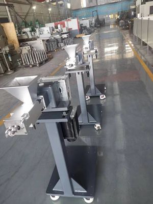 同回転式双螺旋挤出機 機械部品 軸 螺旋部分 バレルとサイドフィッダー